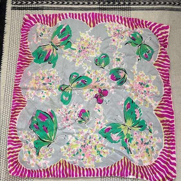 Vintage butterfly scarf - Picture 7 of 7